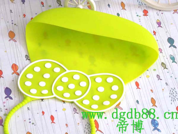 矽(guī)膠圍嘴(zuǐ)兜